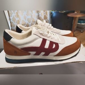 NEW in box *Hush Puppies* shoe - men's size 9.5